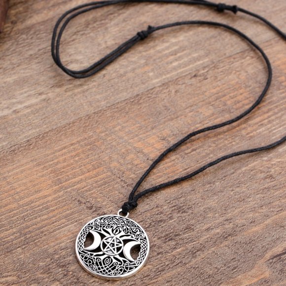 Wiccan triple moon & pentagram necklace - Picture 2 of 3